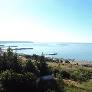 https://hotel-lazuren-briag.primorskohotels.com
