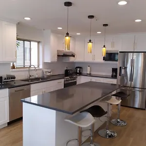 https://convenient-to-attractions-close-to-airport.richmond-hotels.com